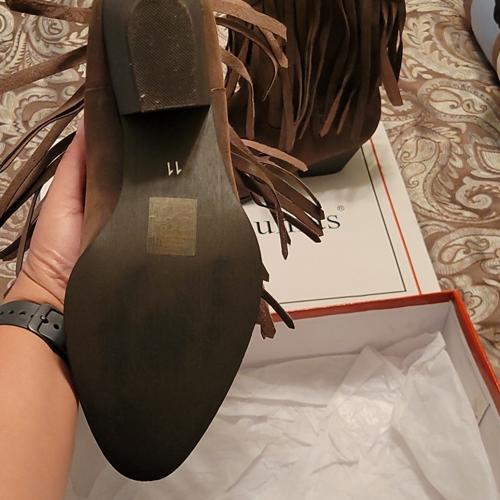 Boots - Picture 2 of 3